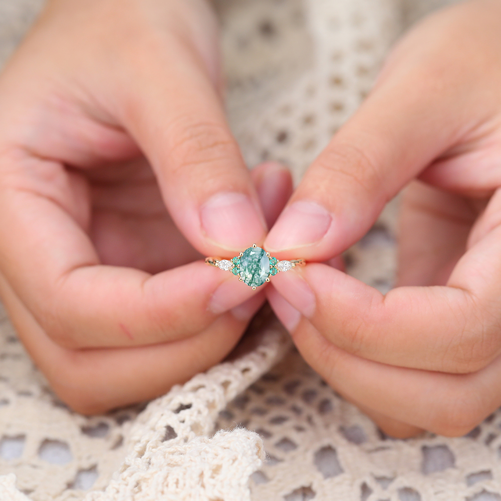 Juyoyo Oval Moss Agate Twisted Engagement Ring with Emerald & Diamond Accents