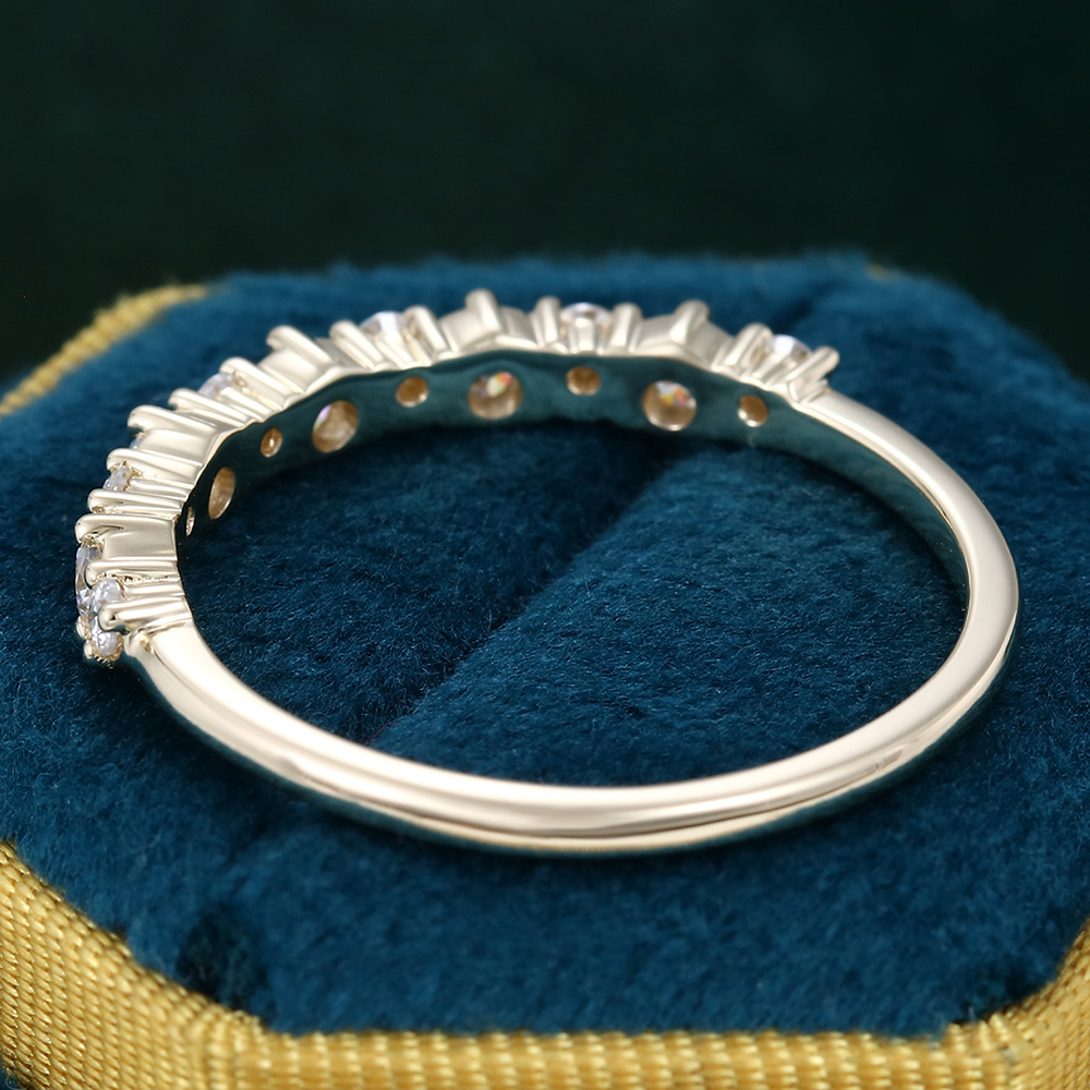 Juyoyo Round Moissanite Wedding Band Vintage Yellow Gold Anniversary Stacking Ring for Women