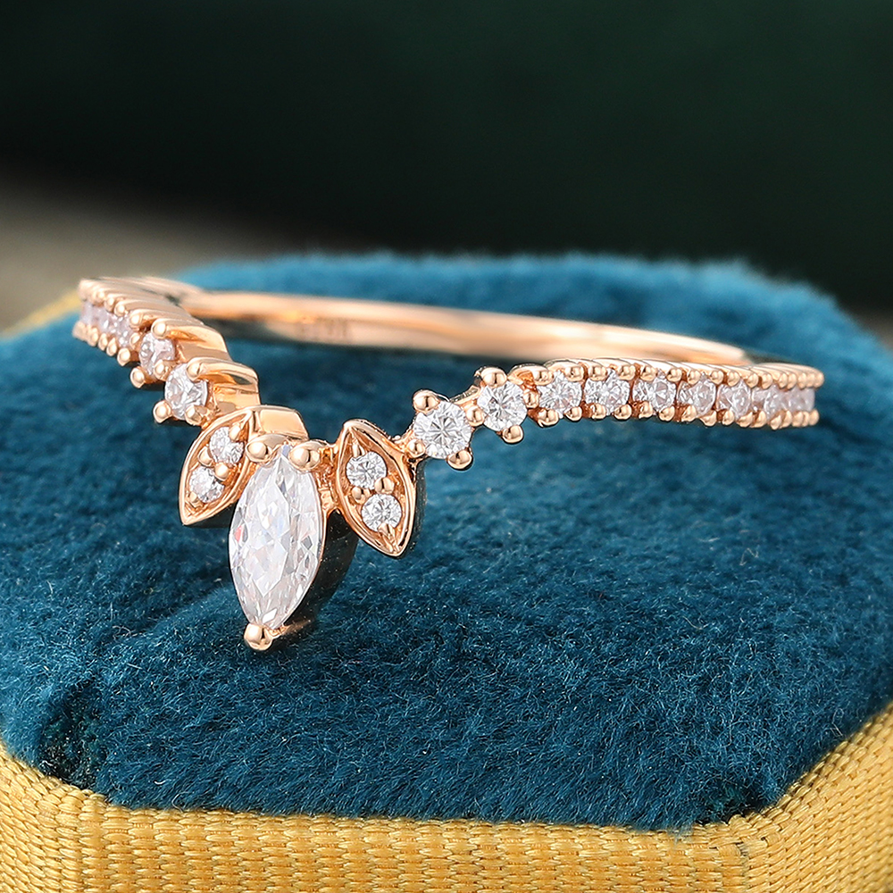 Juyoyo Moissanite Curved rose gold stacking wedding band