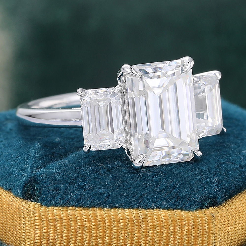 Juyoyo Emerald Cut Moissanite Three Stone Engagement Ring 14K White Gold Bridal Ring for Women