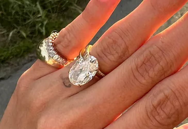 hailey bieber wedding ring