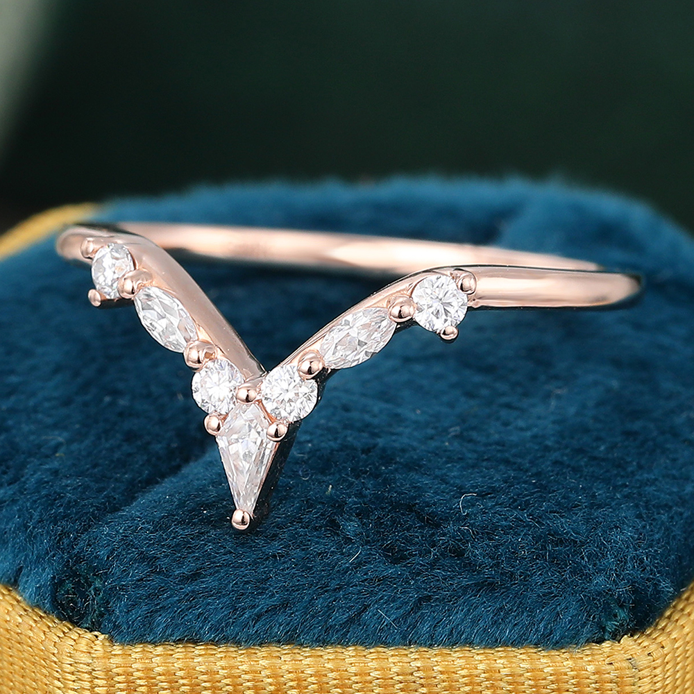 Juyoyo Moissanite Curved Wedding Band V-shaped Rose Gold Stacking Ring Anniversary Promise Ring