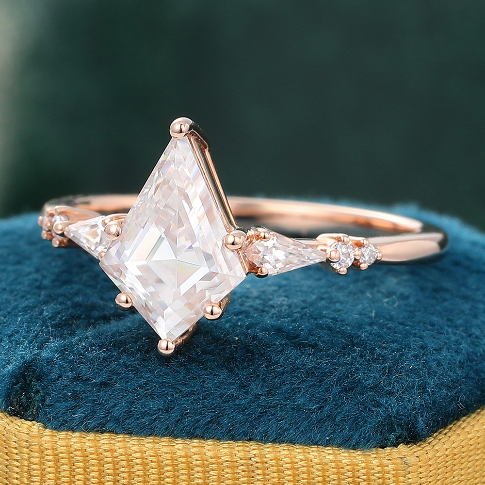 Juyoyo Kite Cut Moissanite Engagement Ring 6 Prongs Vintage Bridal Promise Ring for Women