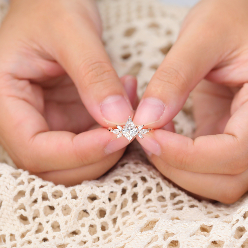 Juyoyo Prong Setting Kite Cut Moissanite Twisted Engagement Ring Gold Anniversary Promise Ring Gift