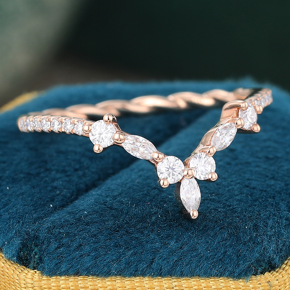 Juyoyo Rose Gold Moissanite Curved Stacking Wedding Ring