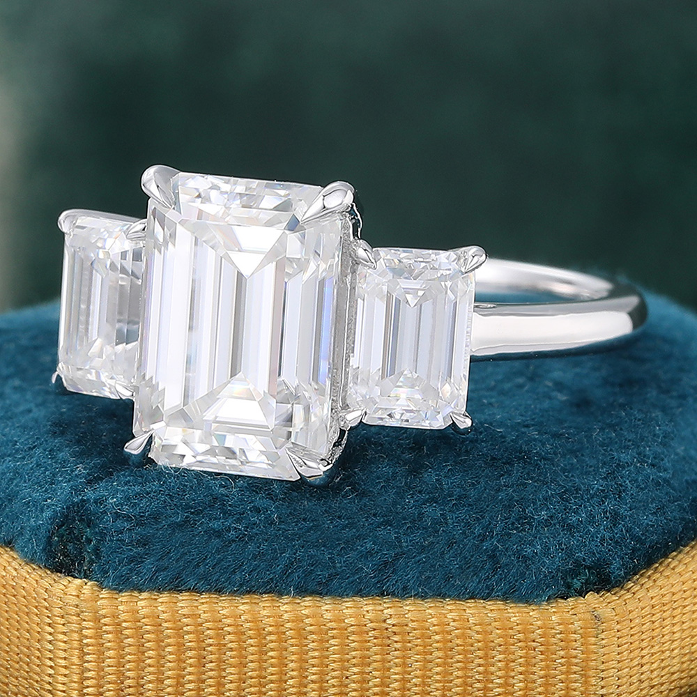 Juyoyo Emerald Cut Moissanite Three Stone Engagement Ring 14K White Gold Bridal Ring for Women