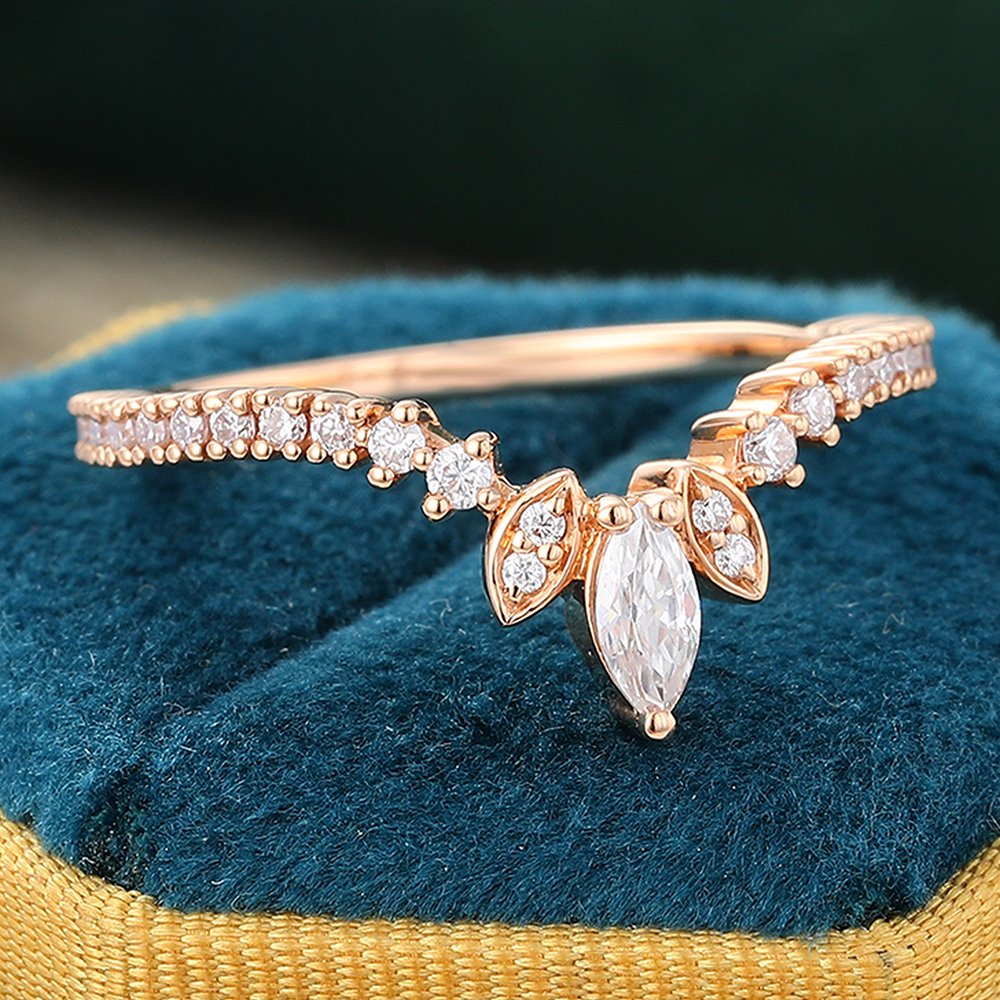 Juyoyo Moissanite Curved rose gold stacking wedding band