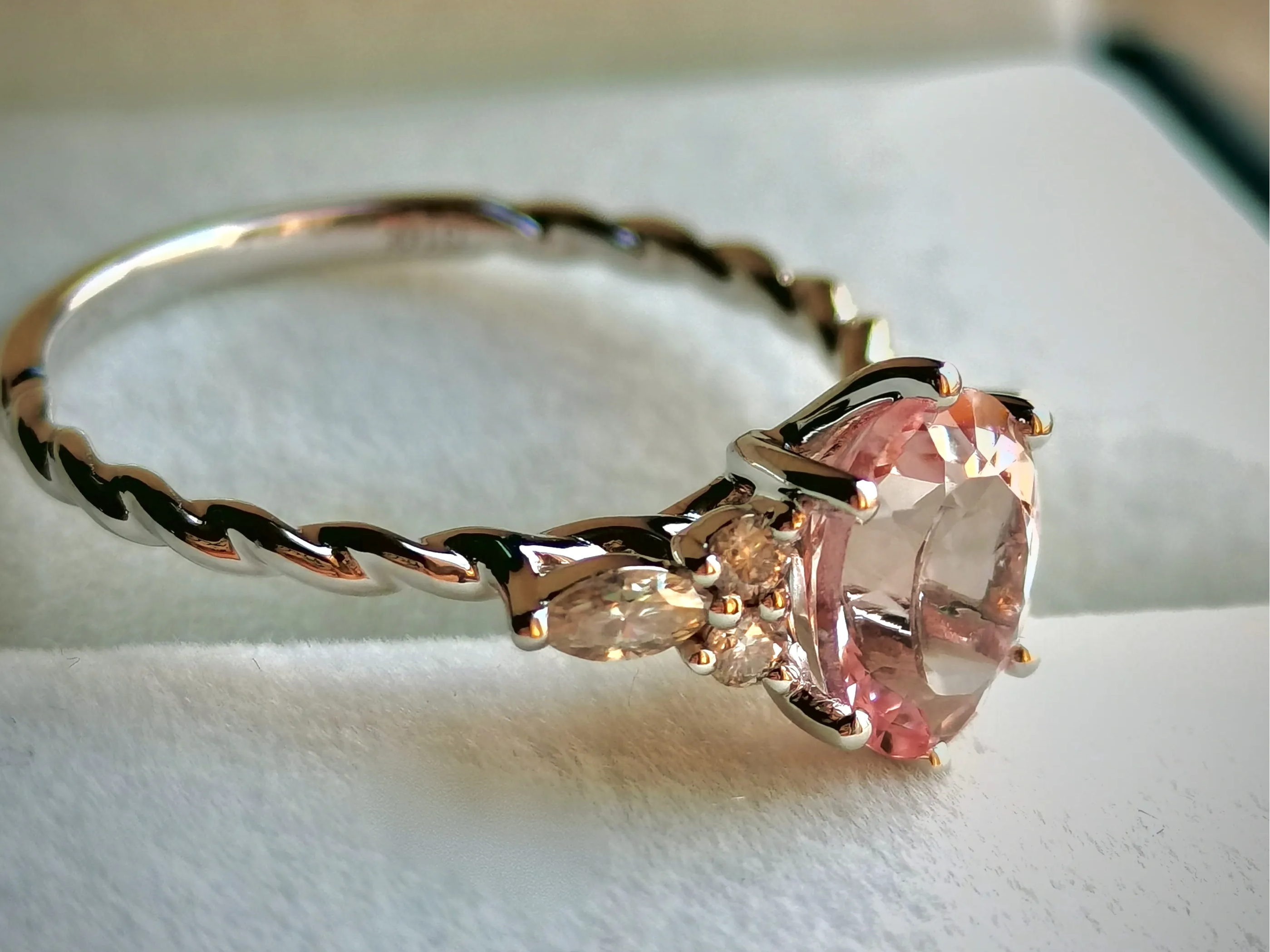 rose gold morganite engagement ring