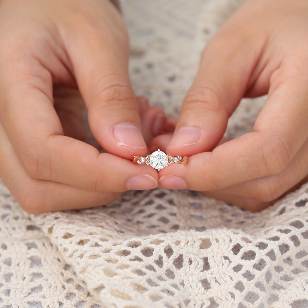 Juyoyo 14K Rose Gold Round Moissanite Engagement Ring Vintage Twisted Diamond Ring for Women