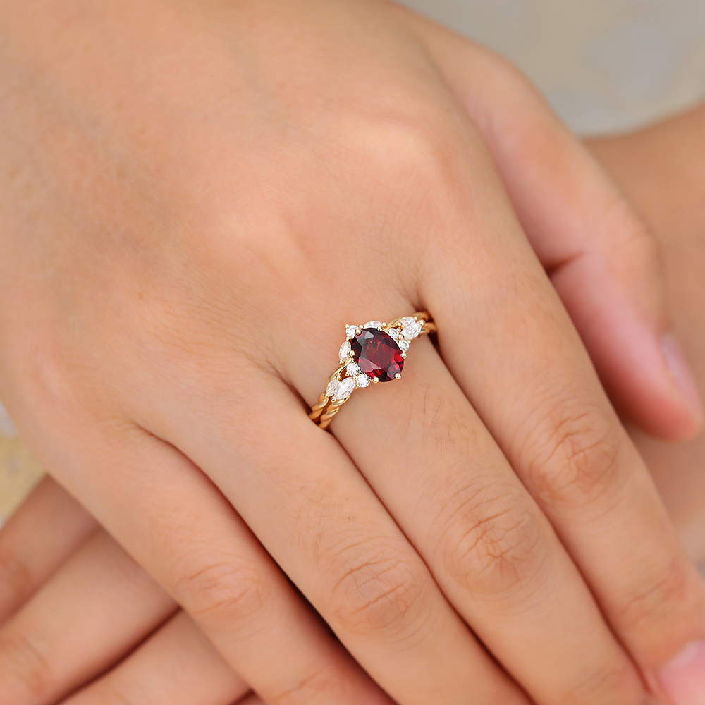 Juyoyo Vintage Oval Cut Garnet & Diamond Engagement Ring Set for Women 14K Gold Twisted Rings - 2pcs
