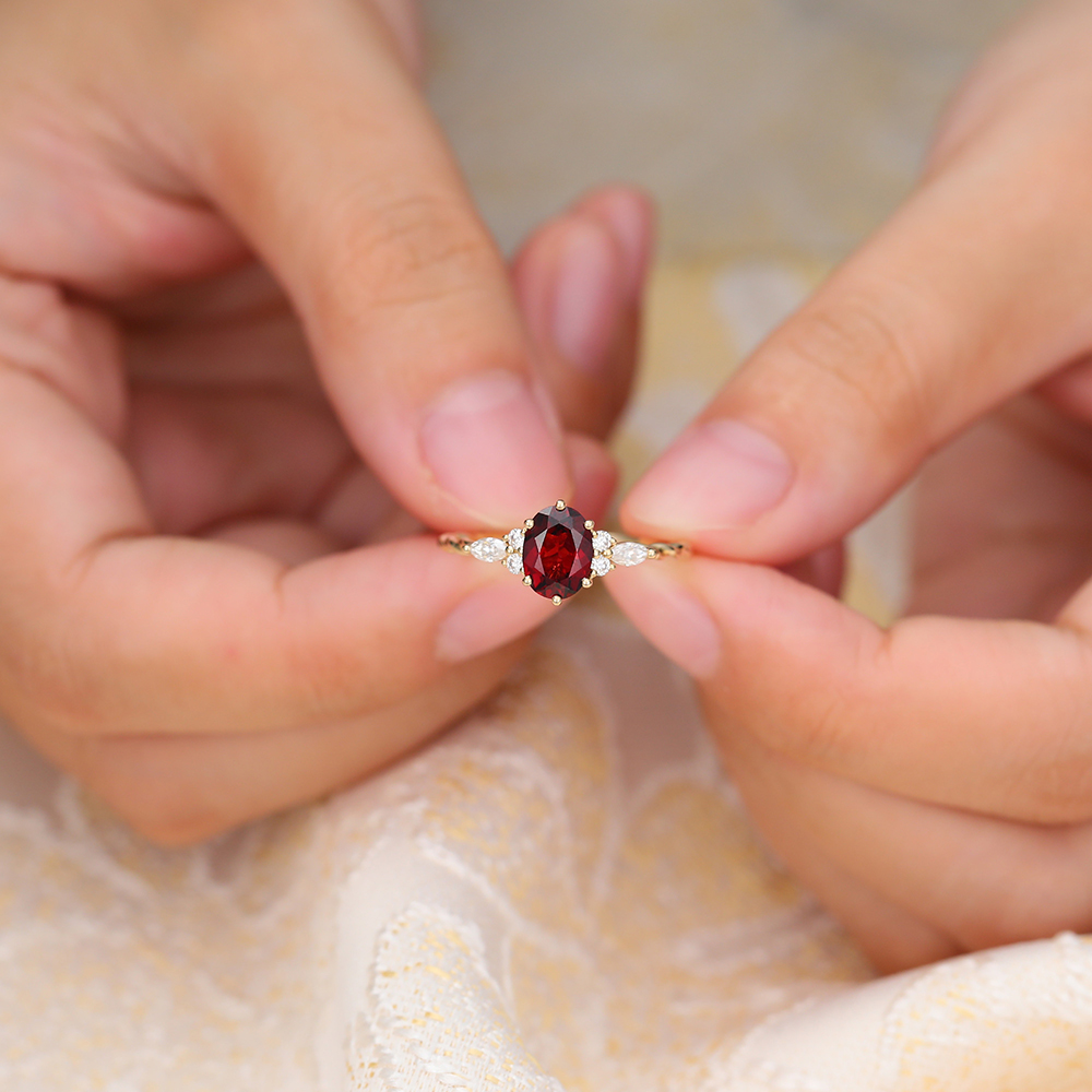Juyoyo Vintage Oval Cut Garnet & Diamond Engagement Ring for Women 14K Gold Twisted Bridal Ring