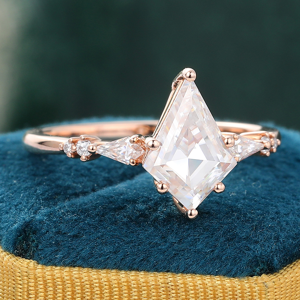 Juyoyo Kite Cut Moissanite Engagement Ring 6 Prongs Vintage Bridal Promise Ring for Women