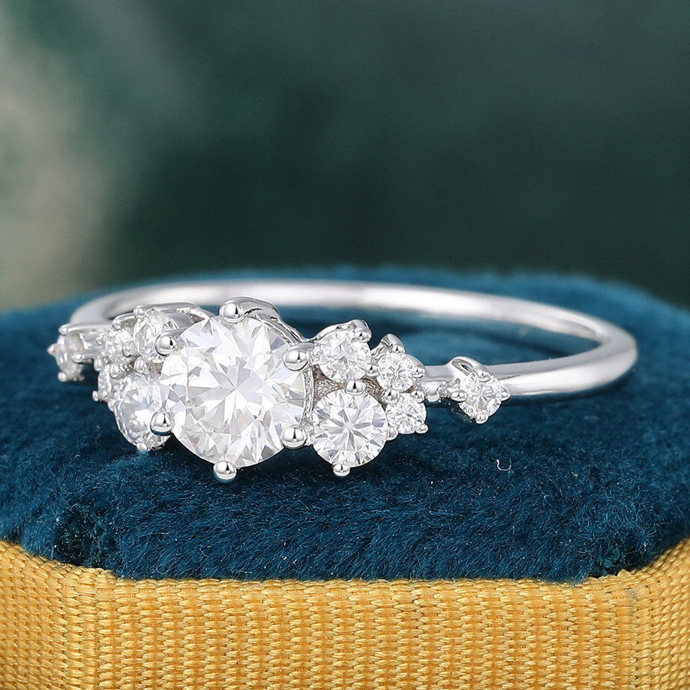 Juyoyo Round Cut Moissanite Engagement Ring 14K White Gold Vintage Diamond Cluster Ring