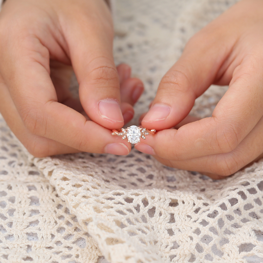 Juyoyo Vintage Oval Cut Moissanite and Diamond Engagement Ring Nature Inspire in 14K Rose Gold