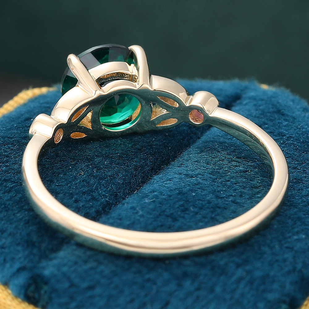 Vintage Round Emerald Engagement Ring Colored Bridal Ring with Amethyst Accents
