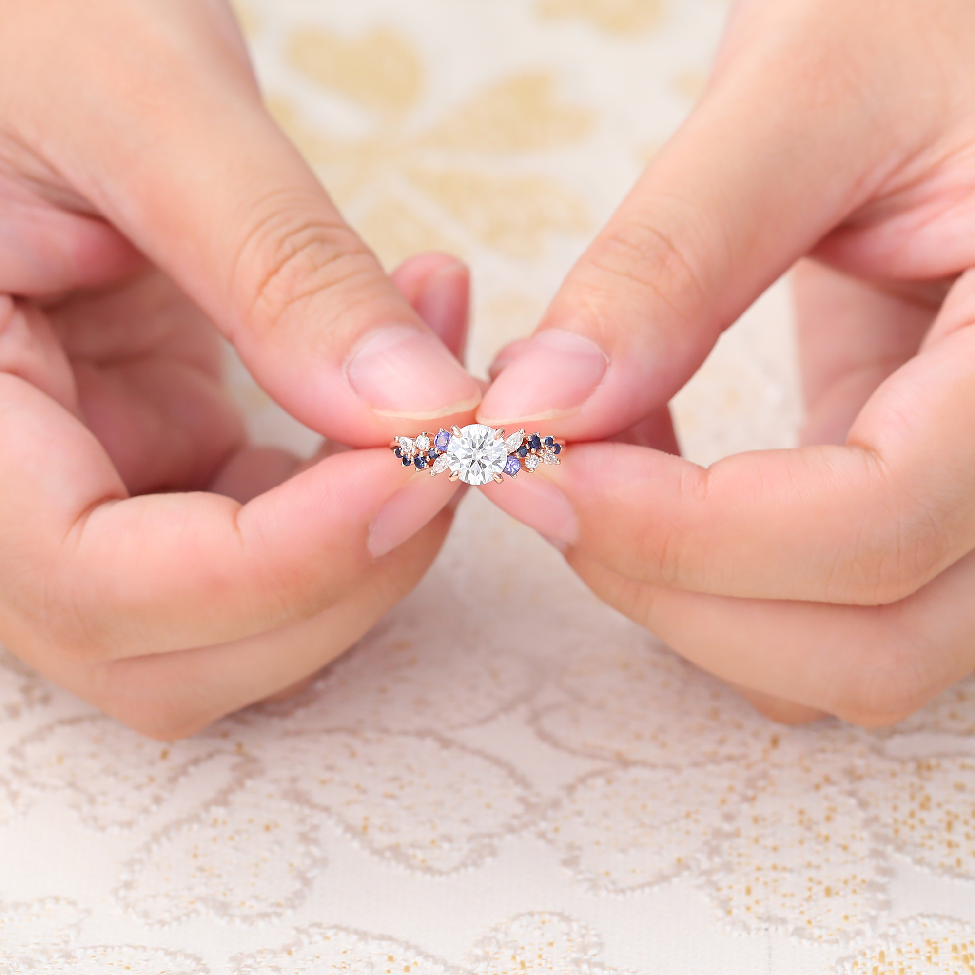 Juyoyo Round Cut Moissanite Engagement Ring Diamond Tanzanite Sapphire Cluster Ring Rose Gold