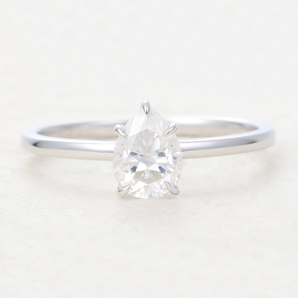 Juyoyo 2 Ct Pear shaped moissanite engagement ring
