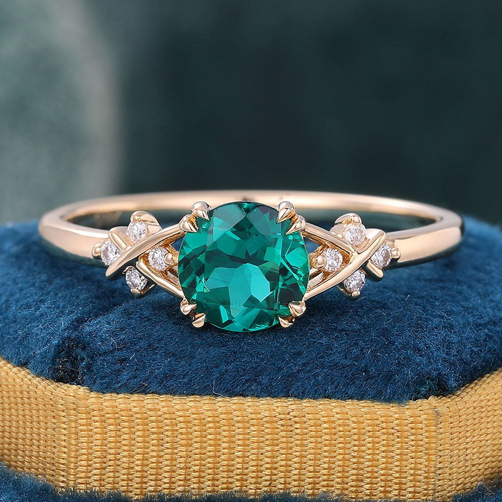 Round Cut Vintage Emerald Engagement Ring Gold Bridal Ring