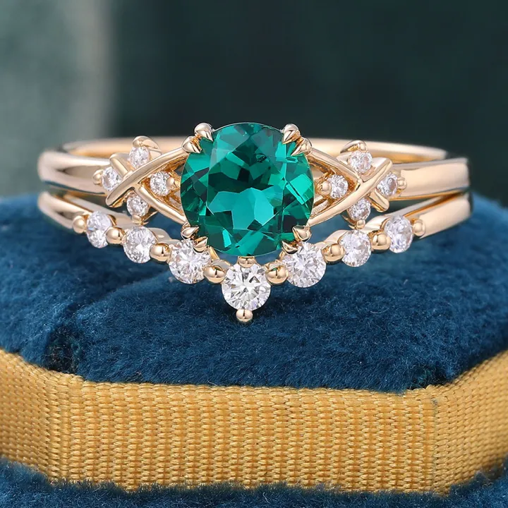 Round Cut Lab Emerald Bridal Ring Set Curved Wedding Ring in Yellow Gold