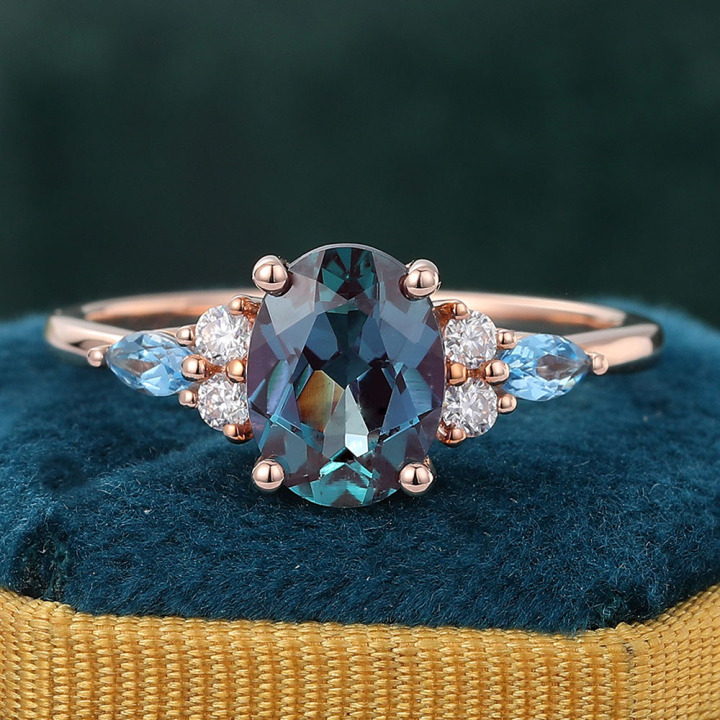 Alexandrite Engagement Ring Vintage Cluster Wedding Ring for Women