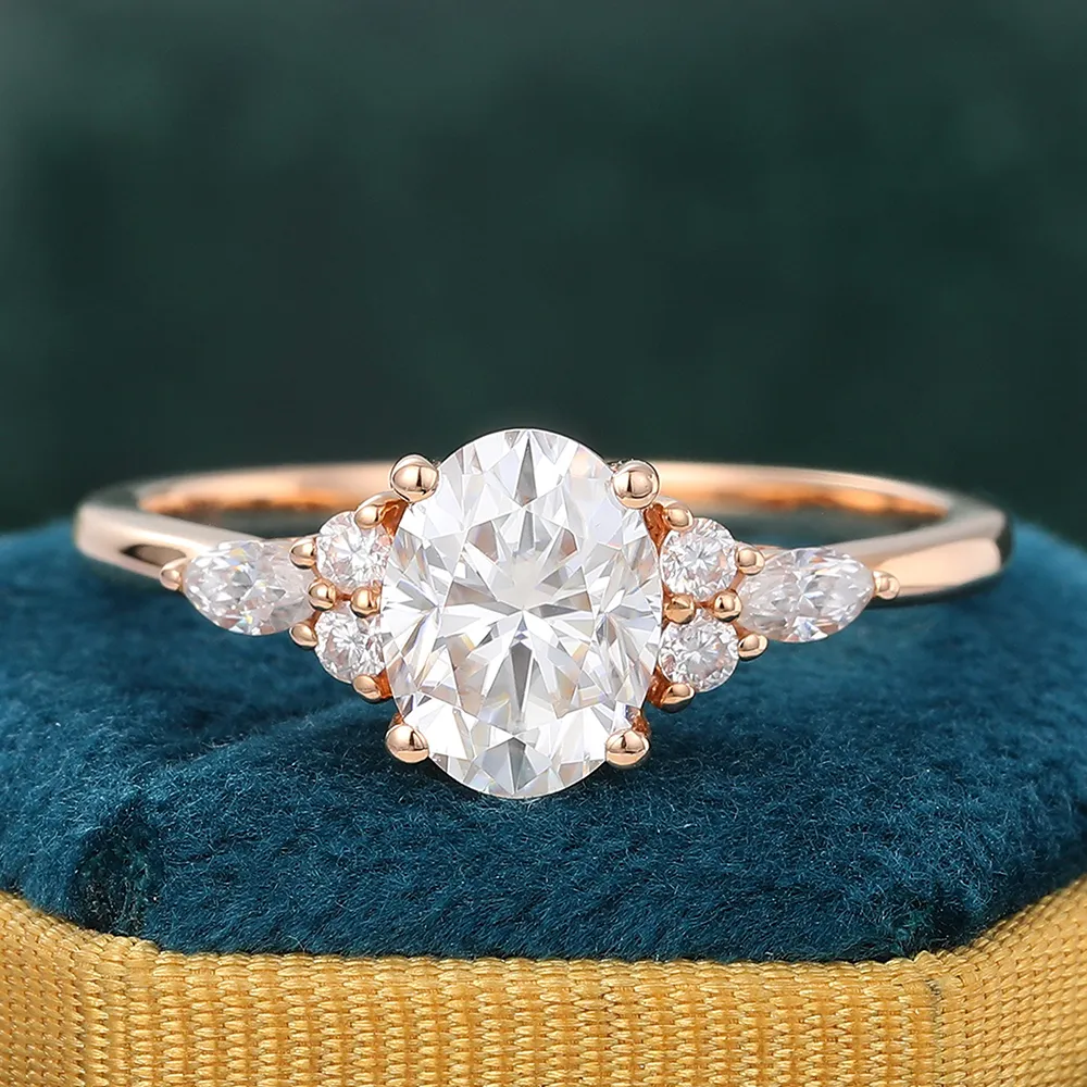 Juyoyo Classic 7 Stone Diamond & Moissanite Engagement Ring