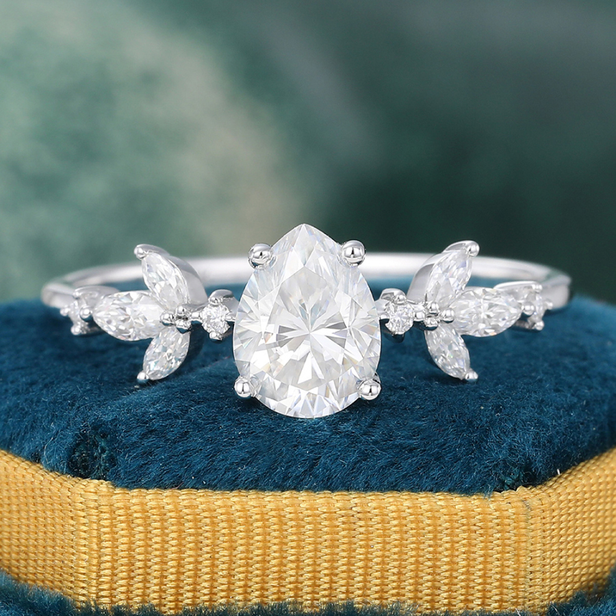 Juyoyo Pear Shaped Moissanite Rose Gold Engagement Ring