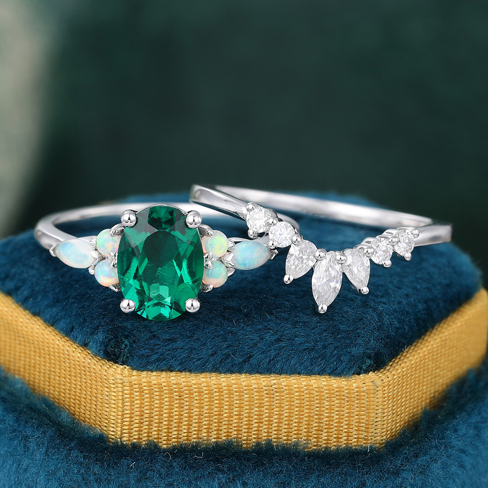 Juyoyo Oval Cut Emerald White Gold Engagement Ring Set