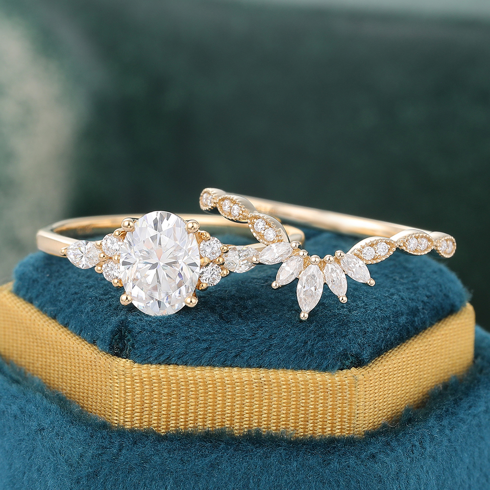 Juyoyo Vintage Moissanite and Diamond Bridal Ring Set Cluster 14K Gold Milgrain Engagement Ring Set - 2pcs