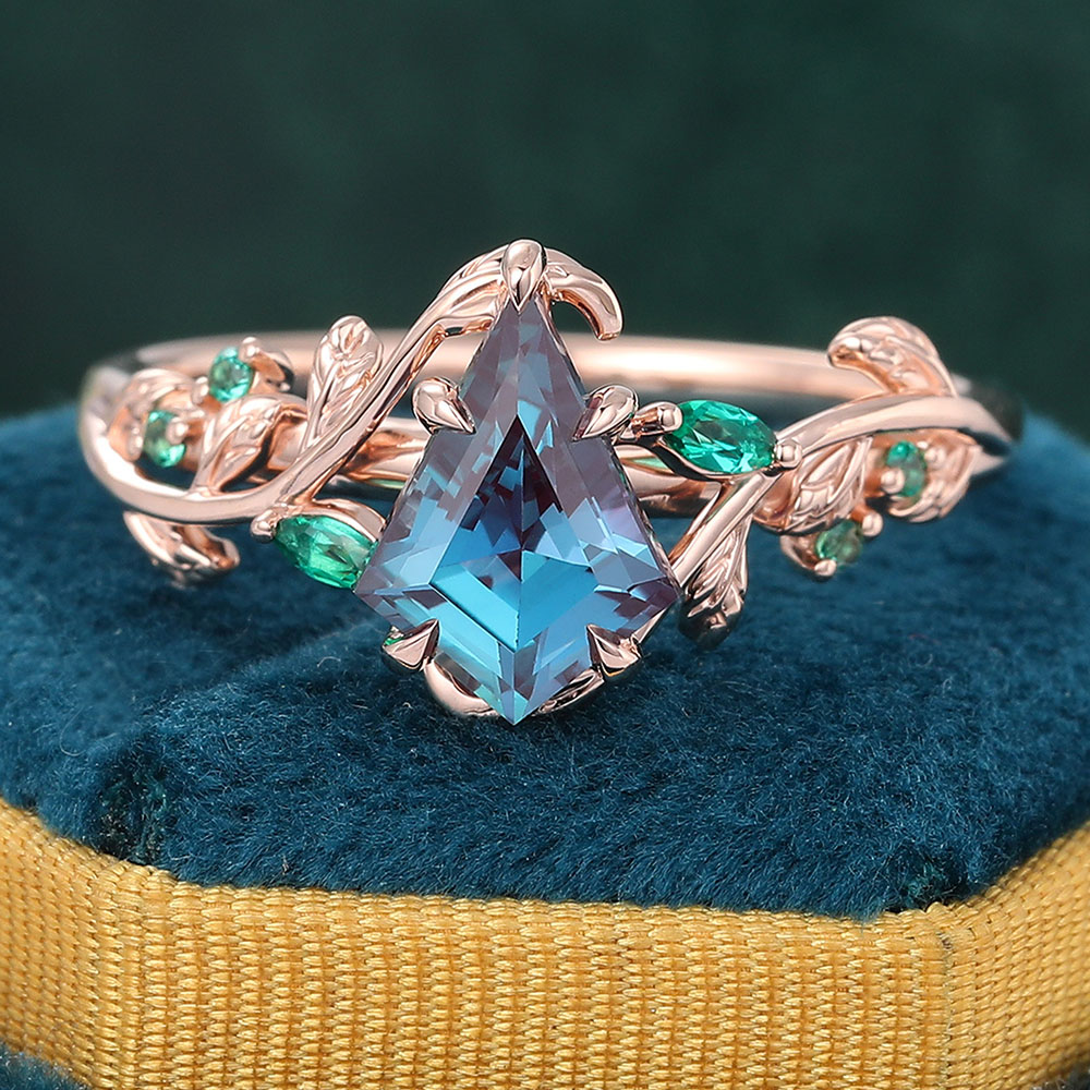 Color change Alexandrite engagement ring rose gold emerald ring vintage Alexandrite ring for women Alexandrite jewelry bridal hotsell ring gift