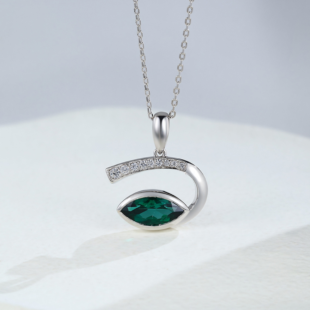 white gold Emerald necklace
