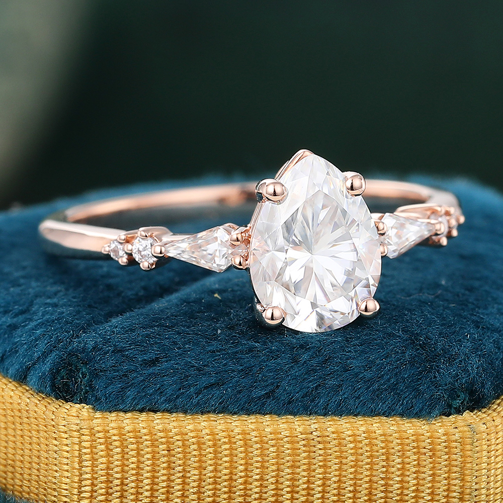 Juyoyo Pear Shaped Moissanite Engagement Ring Rose Gold Anniversary Promise Ring Gift