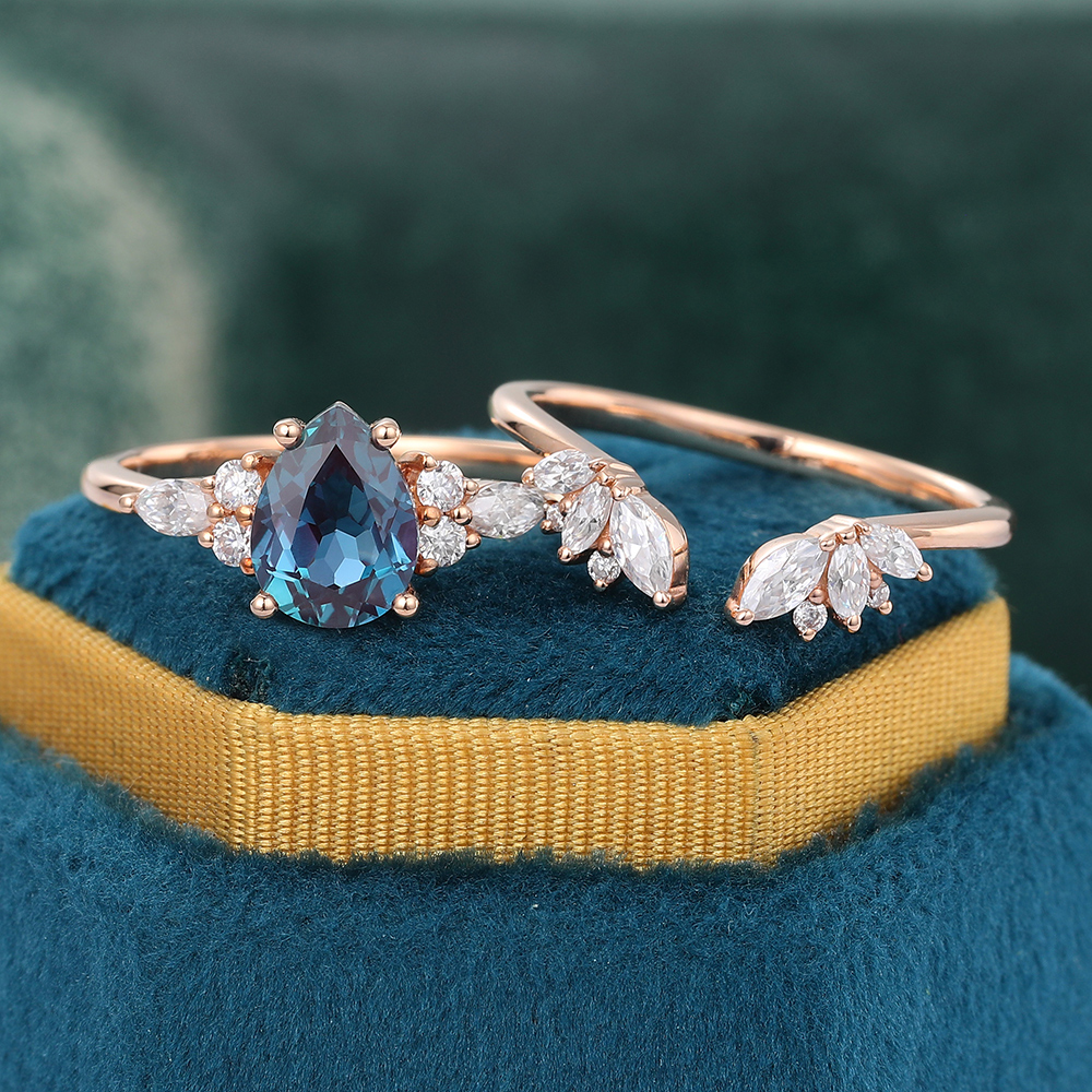 Juyoyo 2pcs Oval Cut Alexandrite Wedding Ring Set Vintage Rose Gold Engagement Ring Set