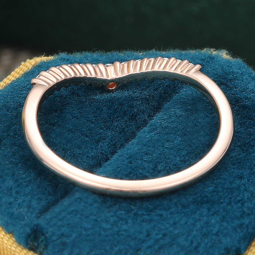 Juyoyo Round Cut Moissanite Curved Wedding Band V-Shaped Rose Gold Promise Anniversary Ring