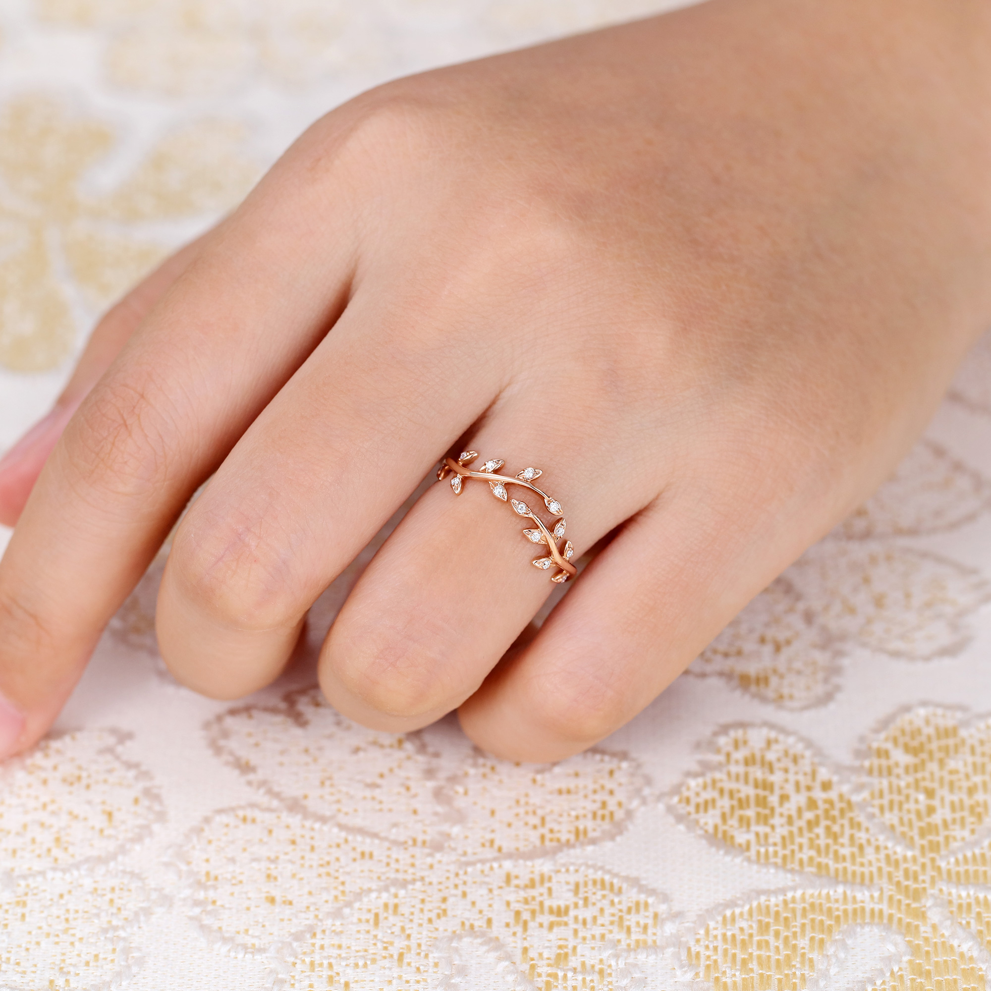 Juyoyo Unique Vintage Moissanite Curved Wedding Band Nature Inspired Leaf Vine Stacking Ring