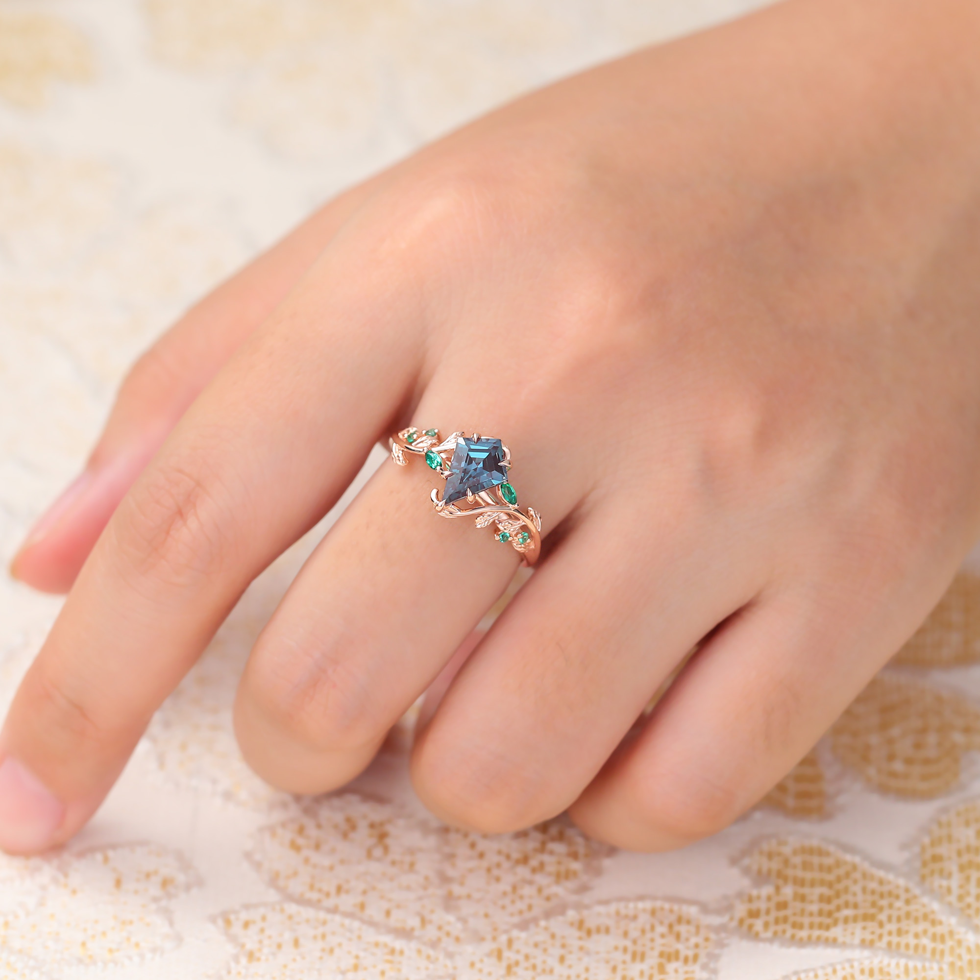 Juyoyo Kite Cut Alexandrite Engagement Ring 14K Rose Gold Emerald Nature Inspired Ring Women Gift