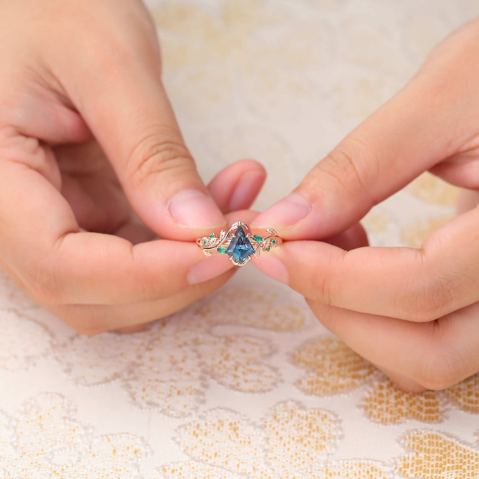 Juyoyo Kite Cut Alexandrite Engagement Ring 14K Rose Gold Emerald Nature Inspired Ring Women Gift