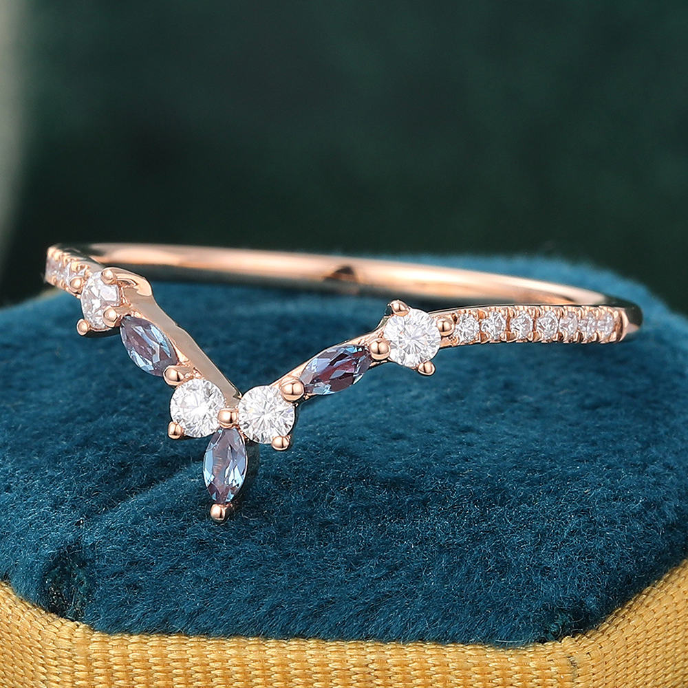 Juyoyo Curved Alexandrite and Diamond Wedding Bnad for Women