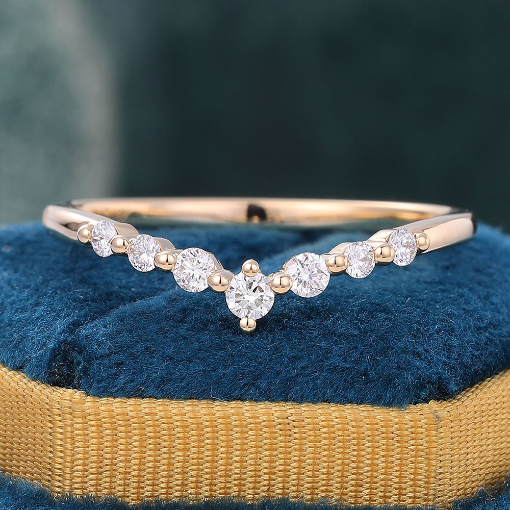 Juyoyo Round Cut Moissanite Simple Curved Wedding Band Vintage Stacking Ring - 14K Yellow Gold