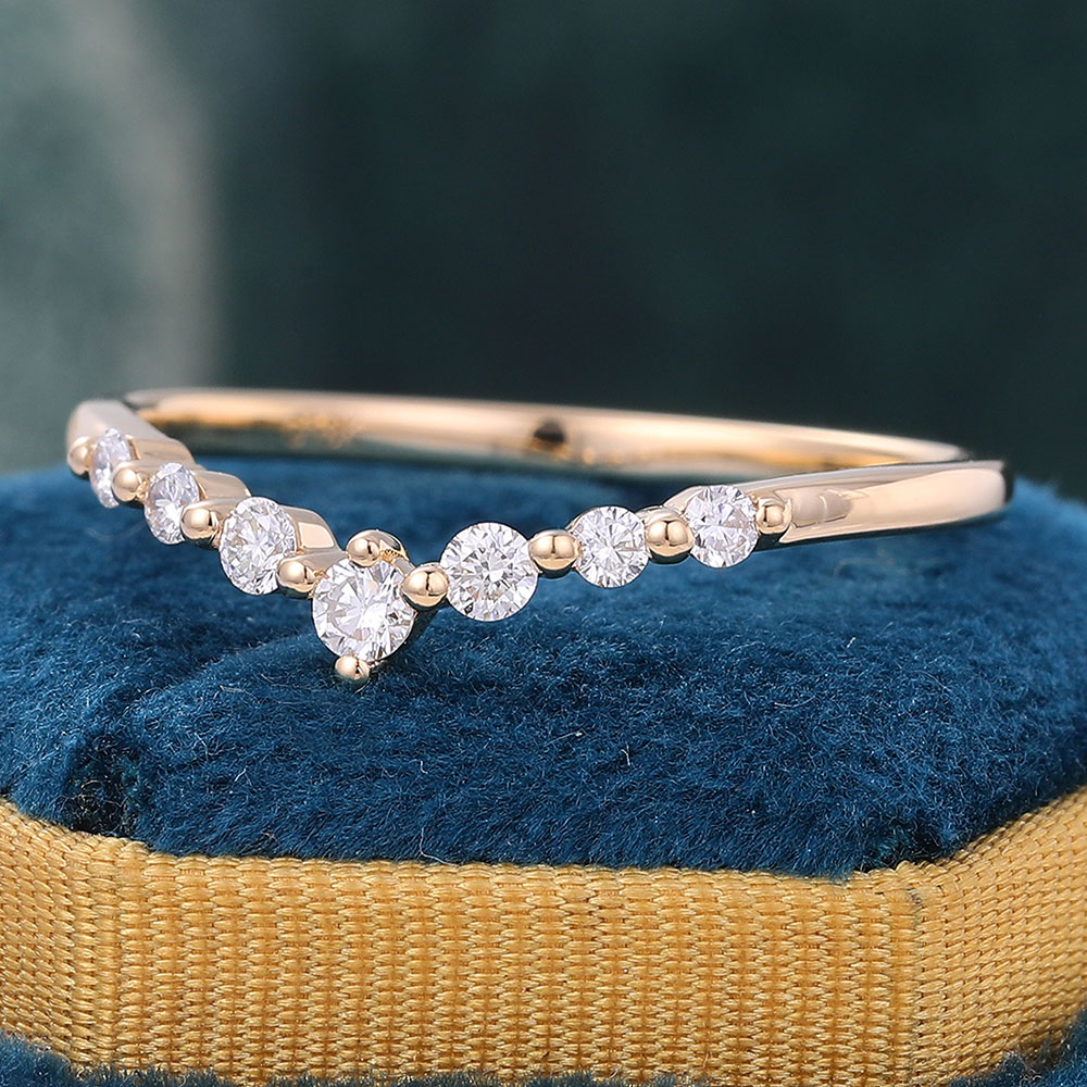 Juyoyo Round Cut Moissanite Simple Curved Wedding Band Vintage Stacking Ring - 14K Yellow Gold