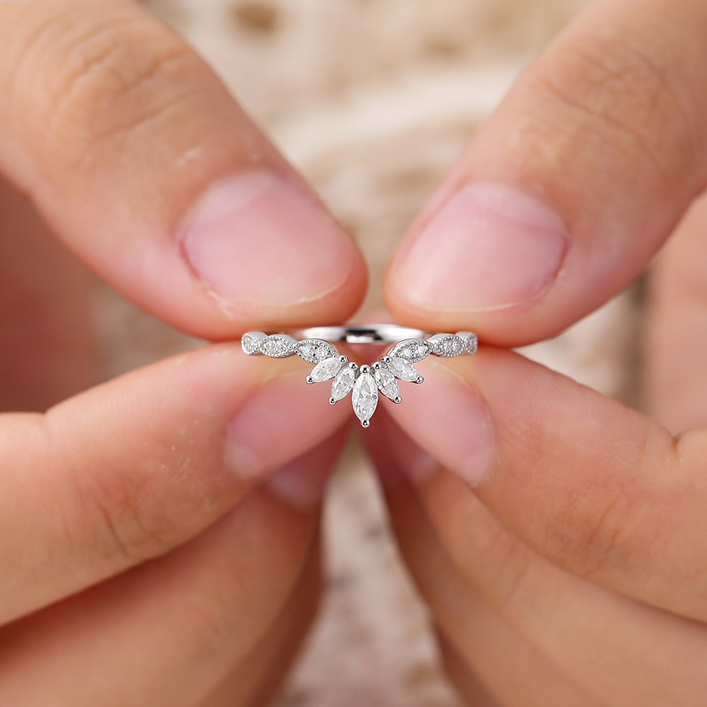 Juyoyo Marquise Cut Diamond White Gold Curved Wedding Band