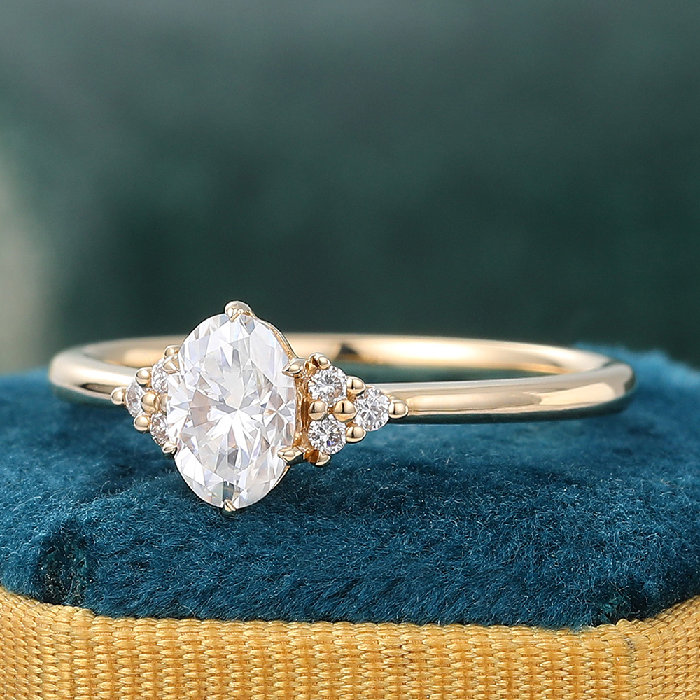 Juyoyo Six Prong Oval Cut Moissanite Engagement Ring with Diamond Accents