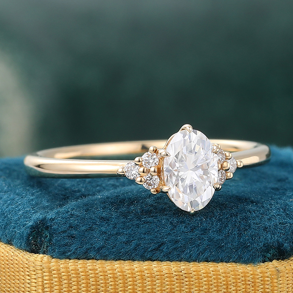 Juyoyo Six Prong Oval Cut Moissanite Engagement Ring with Diamond Accents