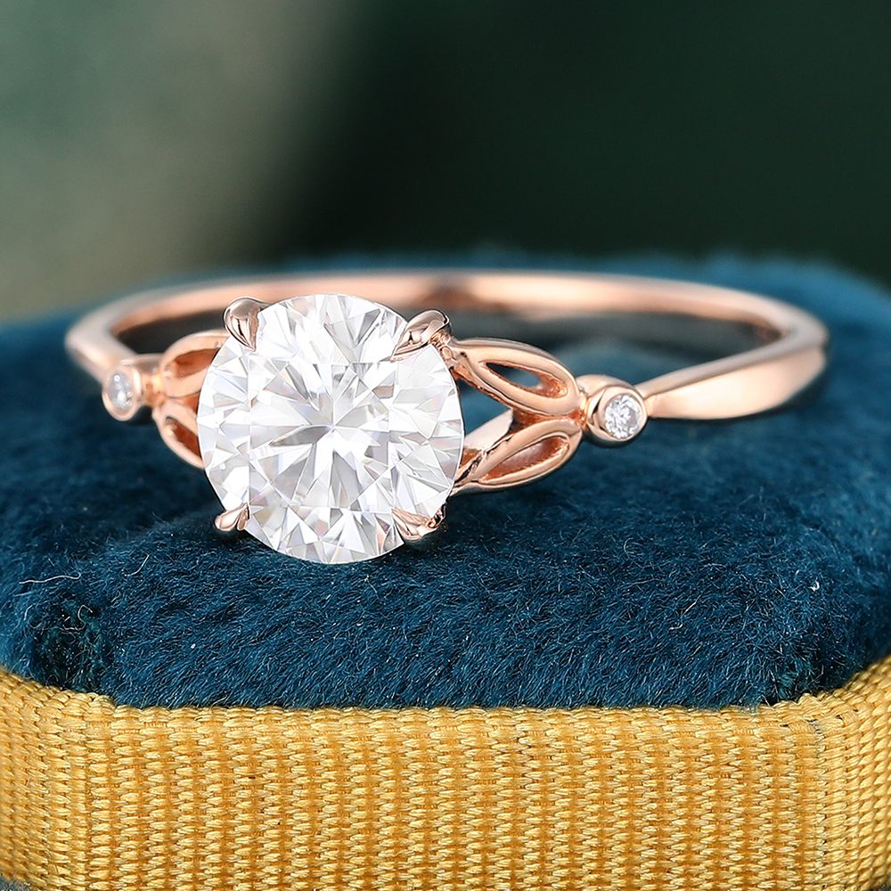 Juyoyo Moissanite Three Stone Engagement Ring Unique Diamond Milgrain Wedding Ring