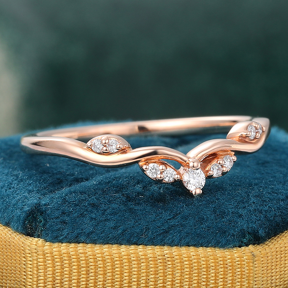 Juyoyo Unique Moissanite Ring Rose Gold Curved Wedding Band