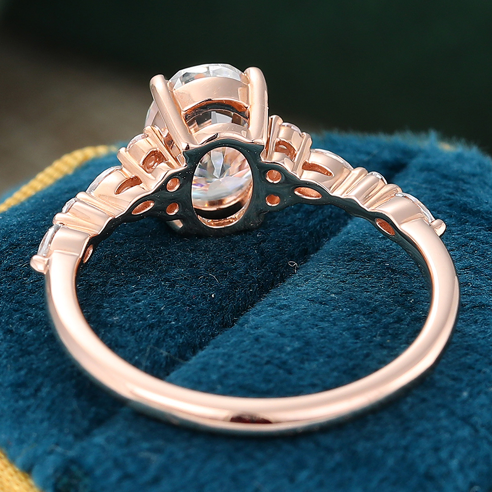 Juyoyo Oval Moissanite Rose Gold Pavé Engagement Ring