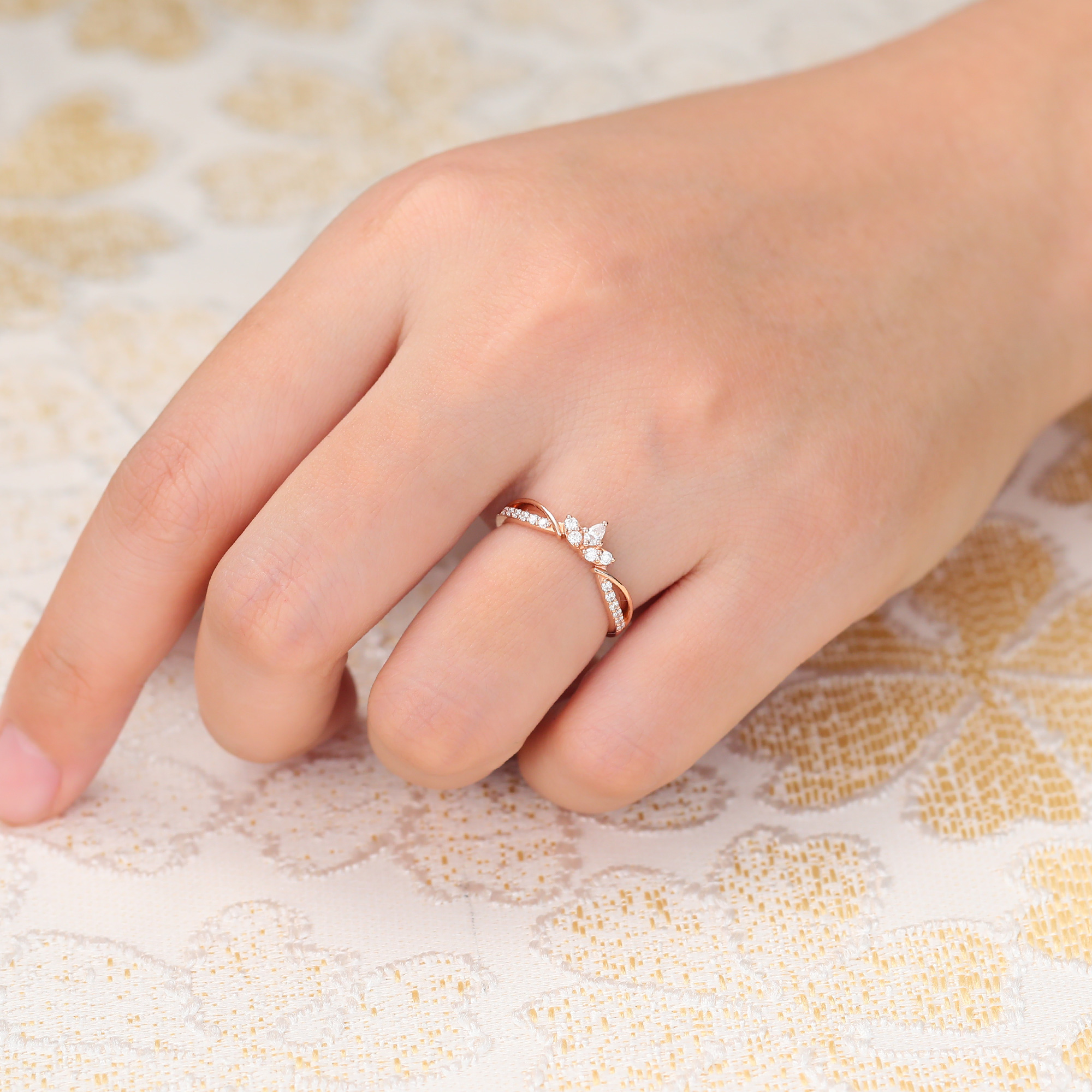 Juyoyo Moissanite Crown Curved Wedding Band Diamond Half Eternity Infinity Wedding Band Rose Gold