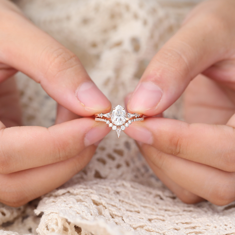 Juyoyo Moissanite Bridal Ring Set with Pave Diamond Wedding Band Anniversary Promise Ring Set - 2pcs