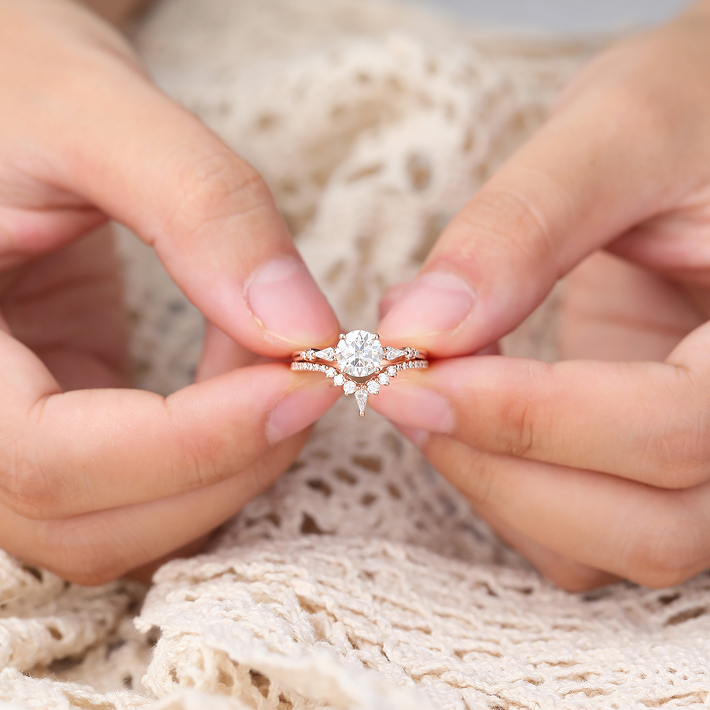 Juyoyo Vintage Moissanite Bridal Ring Set 14K Rose Gold Pave Diamond Ring Set for Women - 2pcs