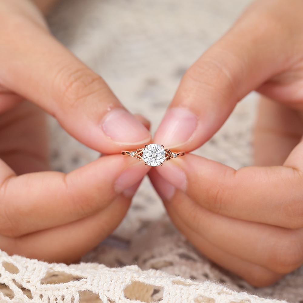 Juyoyo Moissanite Three Stone Engagement Ring Unique Diamond Milgrain Wedding Ring