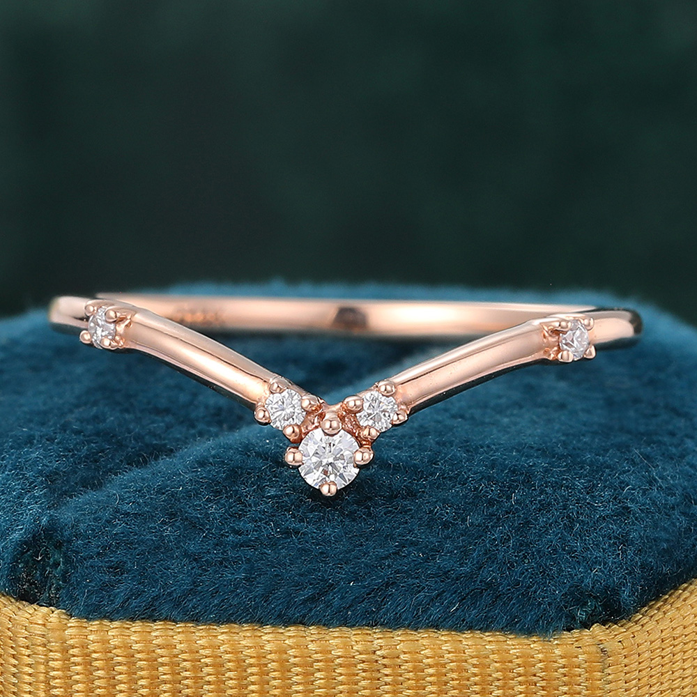 Juyoyo Round Moissanite Curved Wedding Band Diamond Rose Gold Stackable Ring